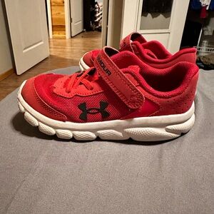 9K under armour unisex tennis shoes